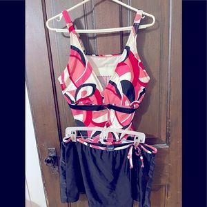 Sonoma 2 piece women’s (pink, black, white) swimsuit tank and skirt 18W